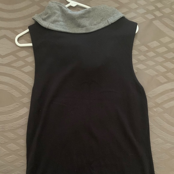 Antonio Melani sleeveless turtleneck sweaters - Picture 5 of 5